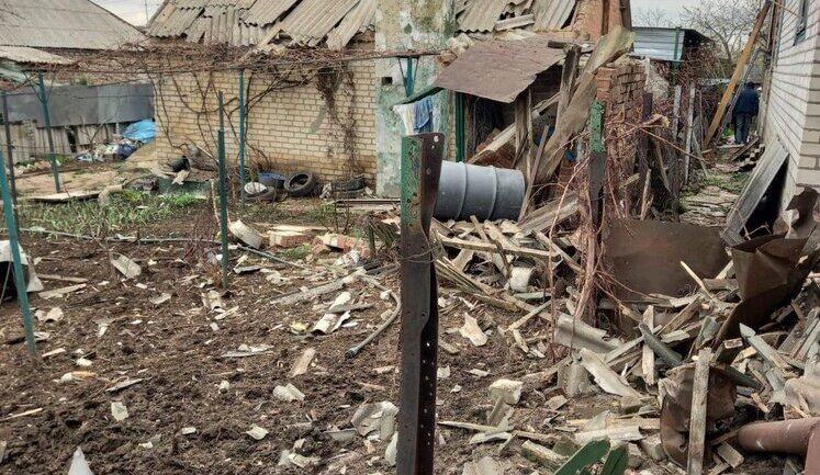 Окупанти вдарили по Краматорську безпілотником "Молнія": пошкоджені житлові будинки і автомобіль. ФОТО (оновлено)