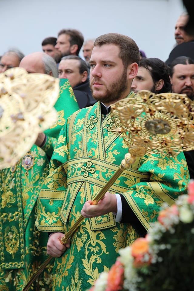 Як гроші з Києво-Печерської лаври йдуть у Росію 02