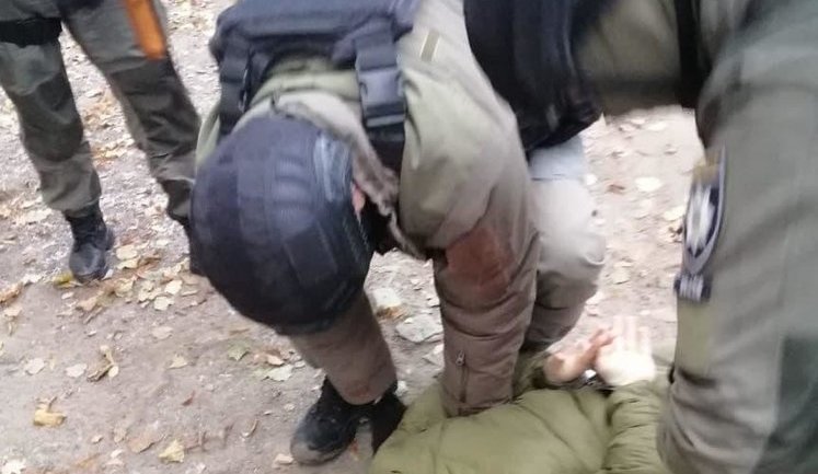 В Киеве задержан гражданин РФ, находящийся в международном розыске за участие в боевых действиях на Ближнем Востоке, - Нацполиция. ВИДЕО