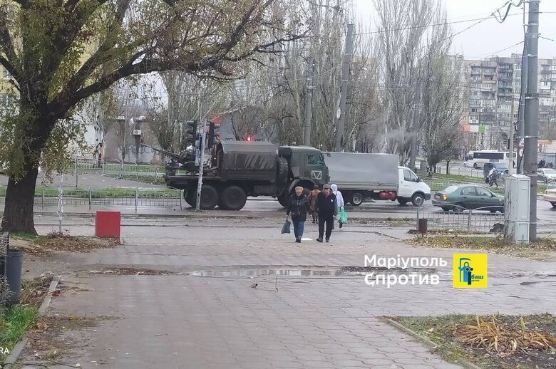 Россияне перебрасывают технику через оккупированный Мариуполь на Запорожское направление, - Андрющенко 02