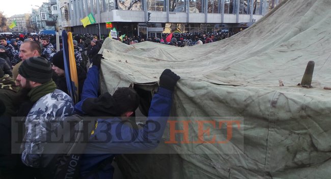 Protest against land sale: affected police officers hospitalized 21