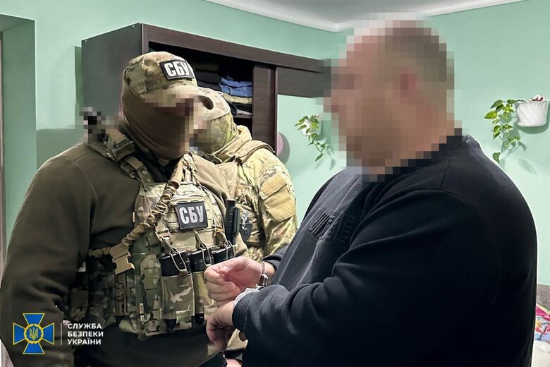 На Буковині затримано злочинне угруповання, яке налагодило схему незаконного переправлення ухилянтів за кордон з щомісячним прибутком у $100 тис, - СБУ 06