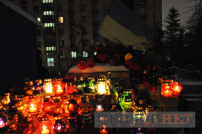 Лучи Достоинства зажгли в Киеве 08