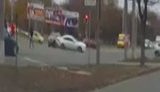 Патрульные в Сумах оперативно задержали протаранившего машину и наехавшего на пешехода водителя, который пытался уехать с места ДТП. ВИДЕО регистратора