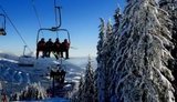 На гірськолижному курорті "Захар Беркут" на Львівщині зупинився підйомник із 14-ма людьми, всіх врятували. ФОТО