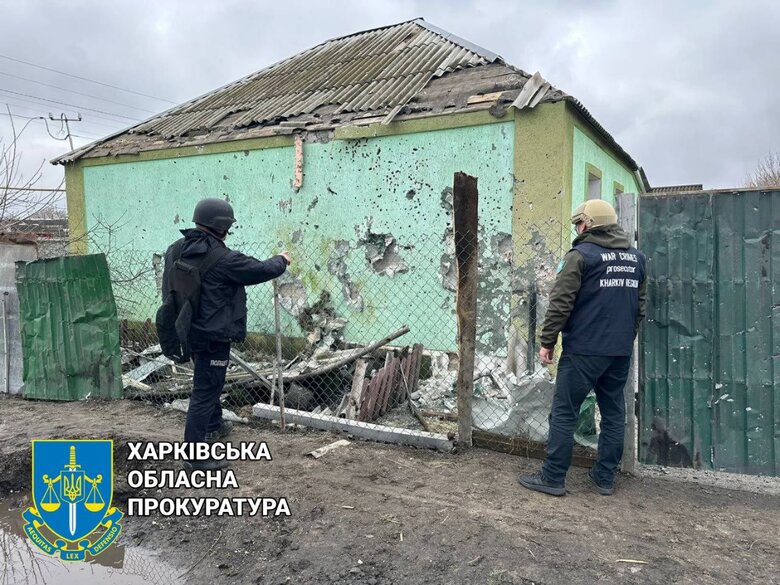 Последствия обстрела Купянска: повреждены дома и хозяйственные постройки 03
