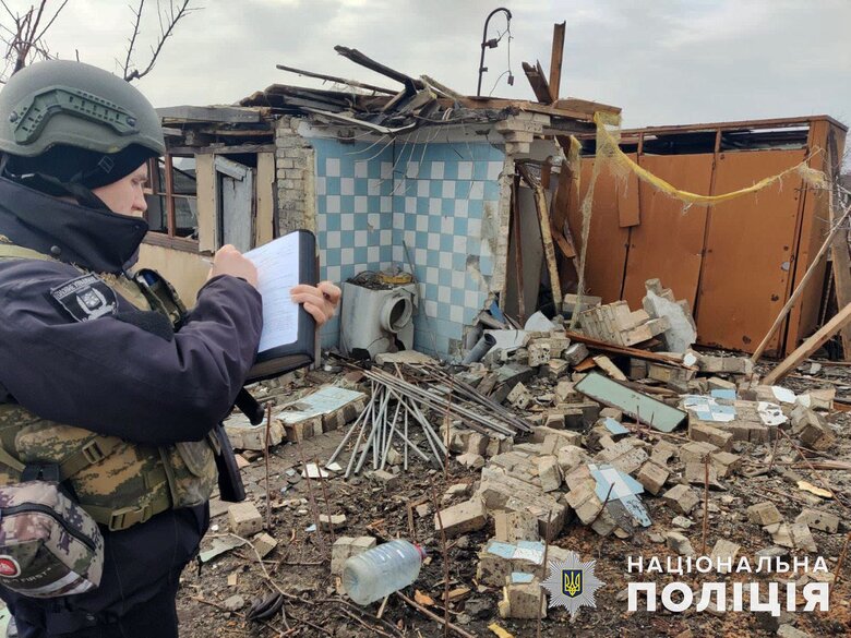 Последствия обстрелов 14 населенных пунктов Донецкой области 01