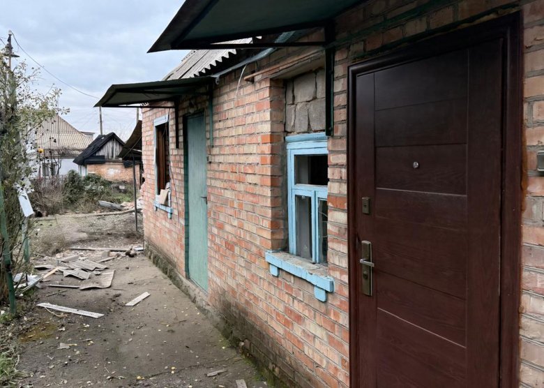 Пошкоджені будинки, АЗС та інфраструктура: наслідки атак по Нікопольщині