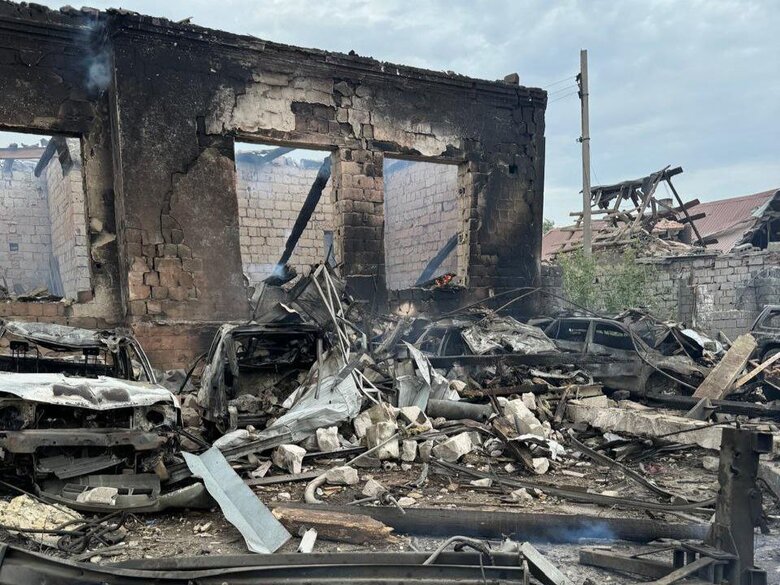 Росіяни скинули два КАБи на Селидове . П'ятеро людей загинули, восьмеро - поранені.