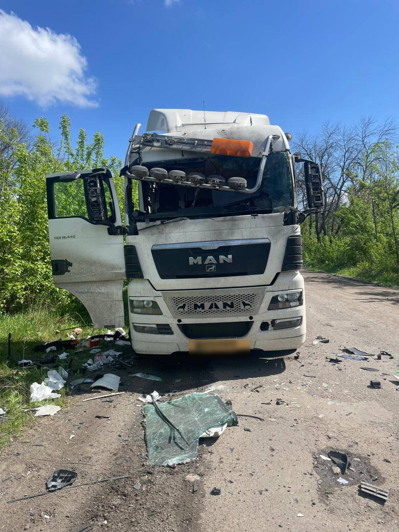 Обстріл вантажівки під Вовчанськом 27 квітня