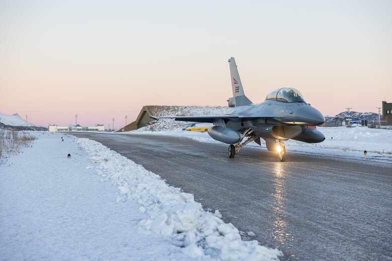 Norwegian F-16s have landed in Denmark for training of Ukrainian pilots 02