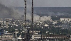 Оккупанты продолжают разворовывать завод "Азот" в оккупированном Северодонецке, раз в три дня с предприятия грузовиками вывозят металлолом