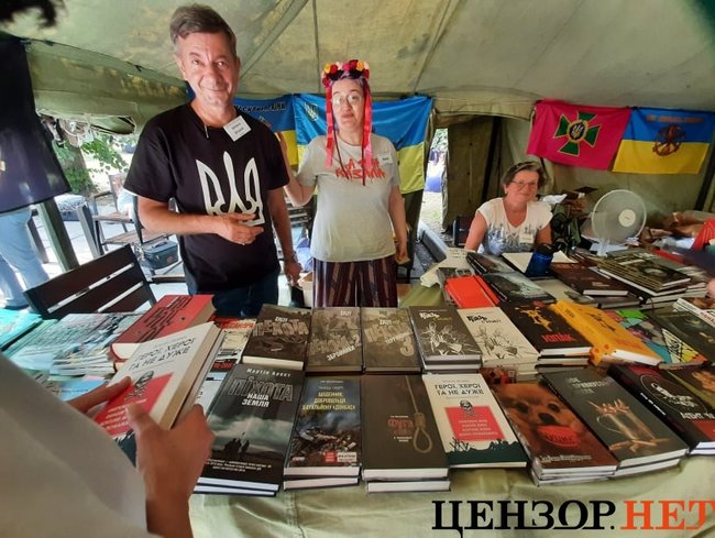 На Книжном Арсенале самой красивой книгой назвали детское издание Куда и откуда. Оно представит Украину в мировом конкурсе книжного дизайна 12