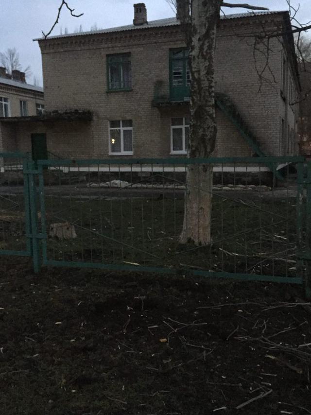 Последствия сегодняшнего обстрела боевиками жилого сектора Авдеевки 07