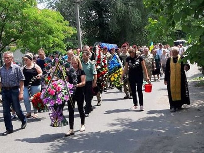 На Одещині в останню путь провели воїна 79-ї ОДШБр Євгена Чумаченка, який загинув 13 липня в зоні ООС 02