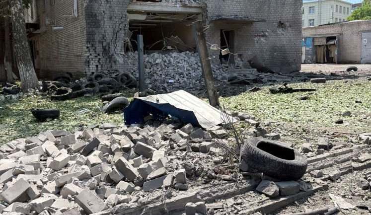 Russian FAB-250 bombs strike Sloviansk: 9 people injured