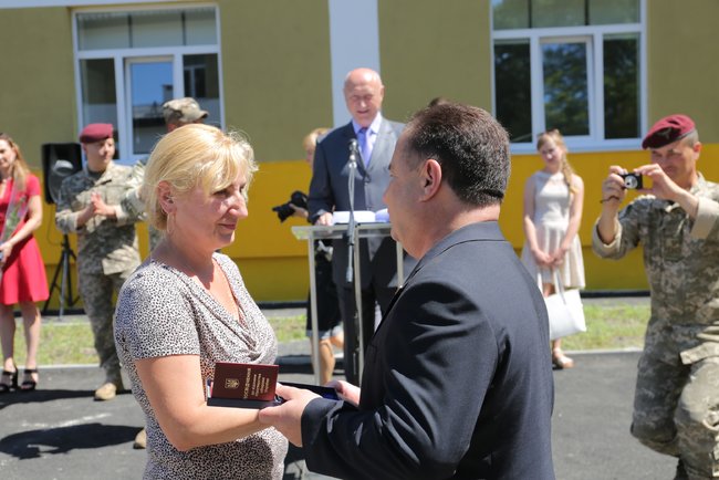 Полторак нагородив військовослужбовців 148-го окремого гаубичного самохідно-артилерійського дивізіону 04