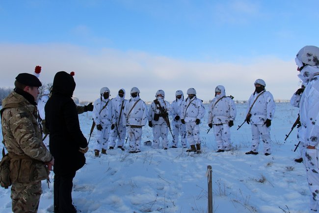 British instructors train 72nd Brigade soldiers under Orbital program 01