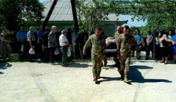 С погибшим воином 48-й инженерной бригады Константином Паршенко простились на Хмельнитчине. ФОТОрепортаж