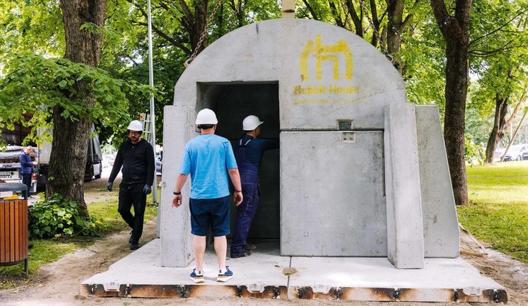 Перше модульне укриття на випадок повітряної загрози встановили у столиці Естонії. ФОТОрепортаж