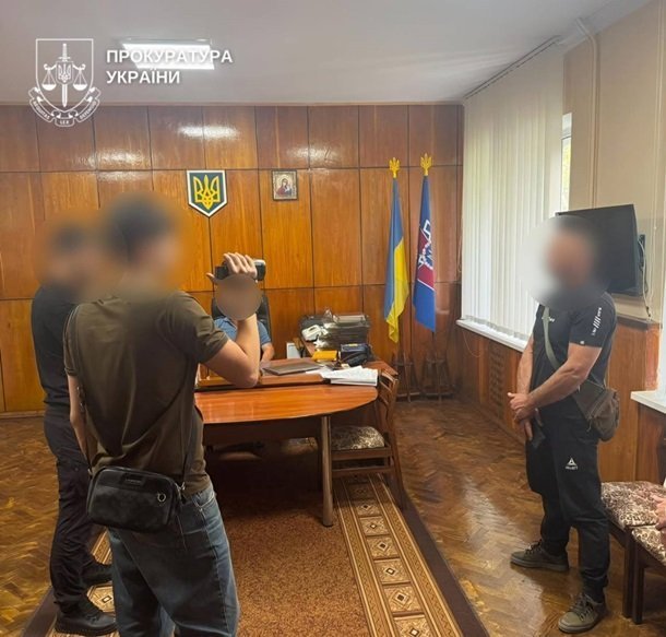 На Буковине руководство колонии подозревают в торговле людьми и трудовой эксплуатации осужденных