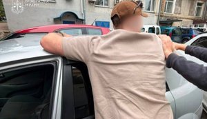 Пенсионеры отдали псевдосотрудникам СБУ более 12,5 млн грн "на проверку": курьера задержали в Киеве, - прокуратура. ФОТО