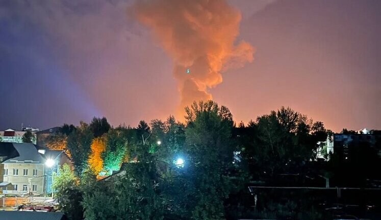 Drones attacked Saratov. Oil refinery was probably hit. VIDEO&PHOTOS