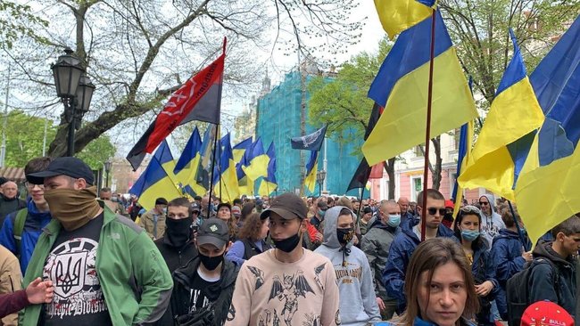 Річниця трагедії в Одесі: на Соборній площі відбувається марш патріотів 08