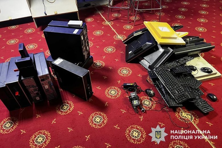 Підпільне казино викрили у Волочиську – вилучено понад 400 тисяч гривень