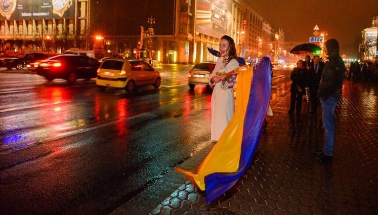 Памяти Небесной сотни. Самые шокирующие и трагические кадры противостояний на Евромайдане. ФОТОрепортаж