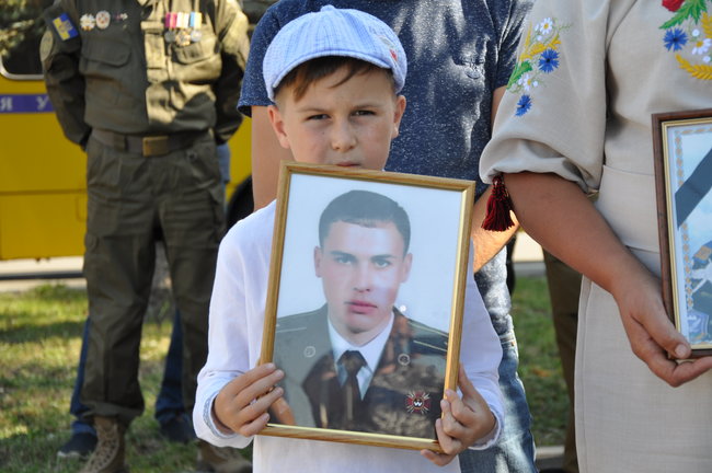 Ilovaisk tragedy anniversary: relatives of fallen servicemen picketing Russian embassy in Kyiv 18