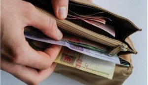 Економічну ситуацію в Україні вважають поганою майже 70% громадян, - опитування. ІНФОГРАФІКА