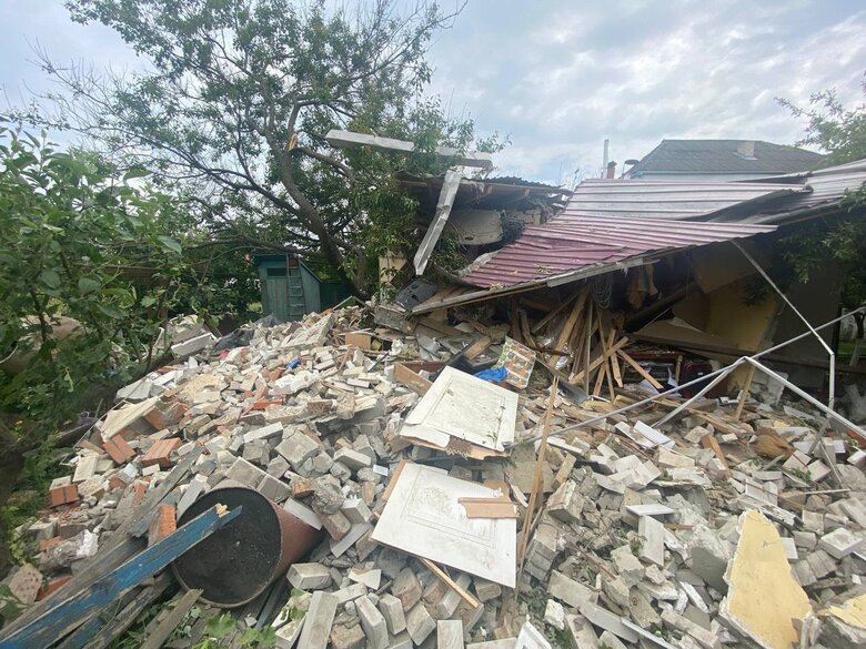 У будинку в Бучі вибухнув балон з газом. Постраждав господар 01