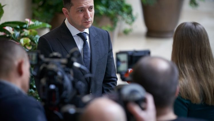 "Загадкове рішення", - меморіальний центр жертв Голокосту про рішення Зеленського віддати місця на урочистостях людям, які пережили геноцид