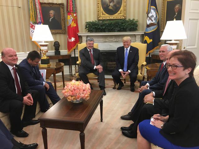 Порошенко провів переговори з Трампом 02