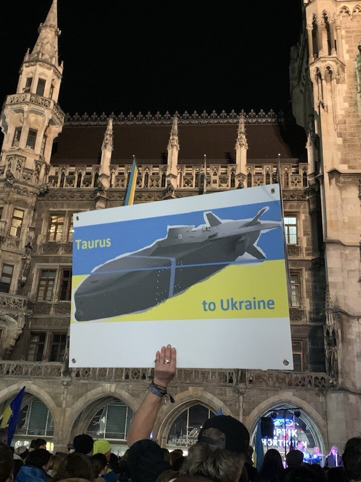 Акції на підтримку України з нагоди третьої річниці повномасштабного вторгнення РФ