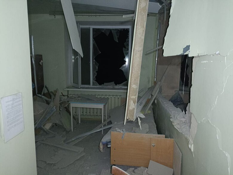 Россияне обстреляли роддом, школу и поликлинику в Херсоне 04