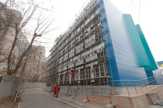 У Дніпрі проводять реновацію будівель закладів освіти та впроваджують програму Безпечна школа 04 У Дніпрі проводять реновацію будівель закладів освіти та впроваджують програму Безпечна школа 04