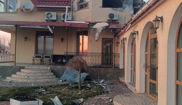 Consequences of Russian attacks on Kherson region: three wounded, critical and social infrastructure damaged. PHOTOS