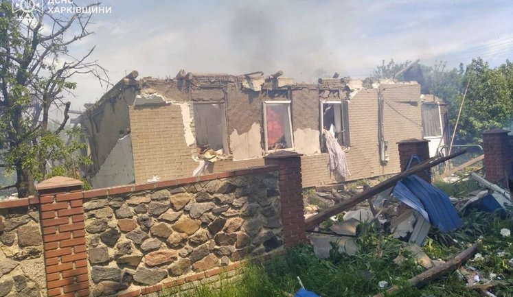 Росія атакувала дронами Шевченкове на Харківщині: загинула жінка, є постраждалі. ФОТОрепортаж