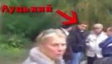 Кандидат в депутаты от "регионалов" Луцкий разговаривает с членами избиркома и убегает, заметив наблюдателей. + ВИДЕО
