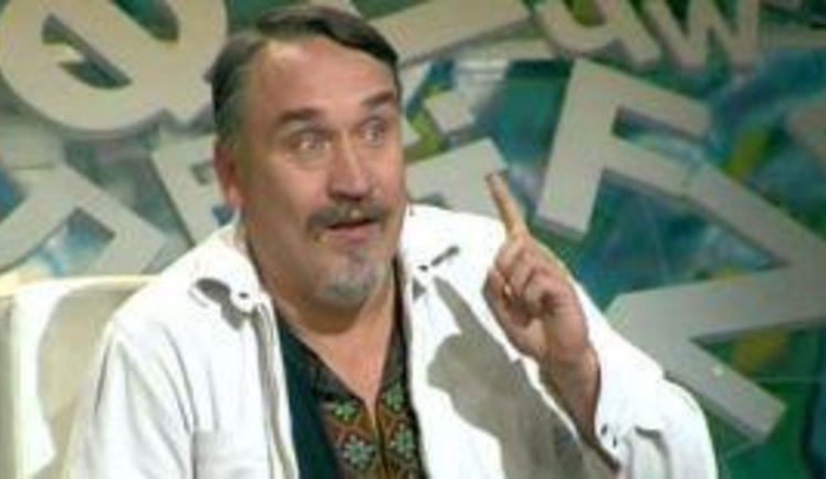 Трижды сваленному забору вокруг парламента посвятили стих: Від всіх цих упирів із вурдалаками огороди нас "Київзеленбуд".+ ВИДЕО.