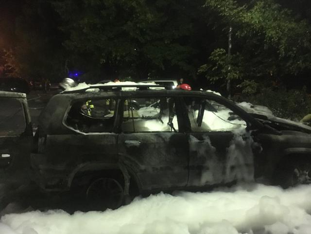4 машини горіли вночі в столиці 02 4 машини горіли вночі в столиці 02