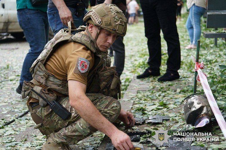 Поліція працює на місцях обстрілу Сум: 11 поранених, є діти серед постраждалих