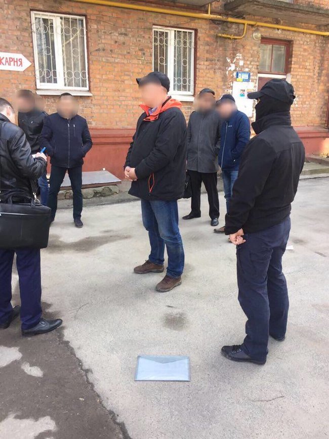 Керівництво управління держслужби праці в Хмельницькій області викрили на систематичному хабарництві, - ГПУ 02