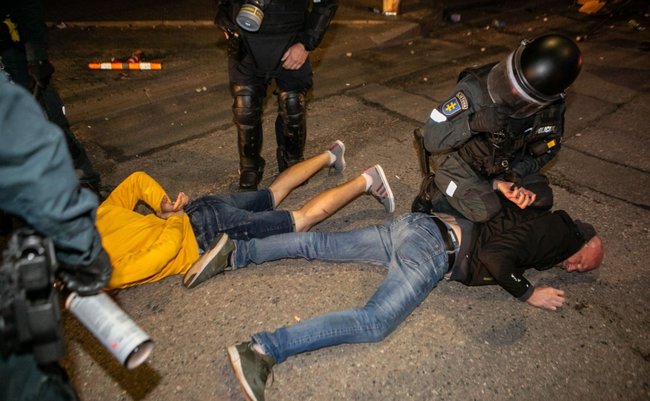 Массовые протесты против обязательной вакцинации прошли в Вильнюсе 27