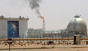 Світ входить у період високих цін на нафту: які ризики та можливості це створює для України?