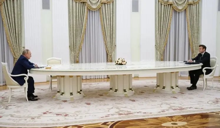 Reuters: советник Макрона посетил Москву для переговоров об Украине