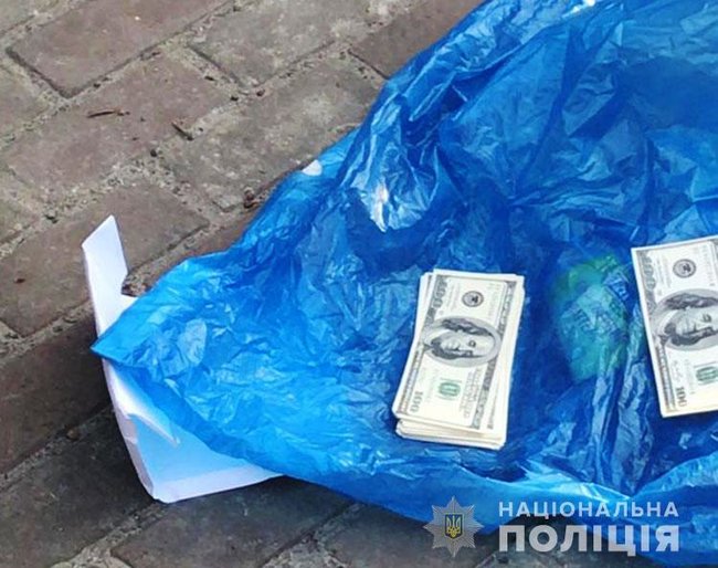 На одержанні хабара $5 тисяч затримано депутата Київської облради, - Нацполіція 02