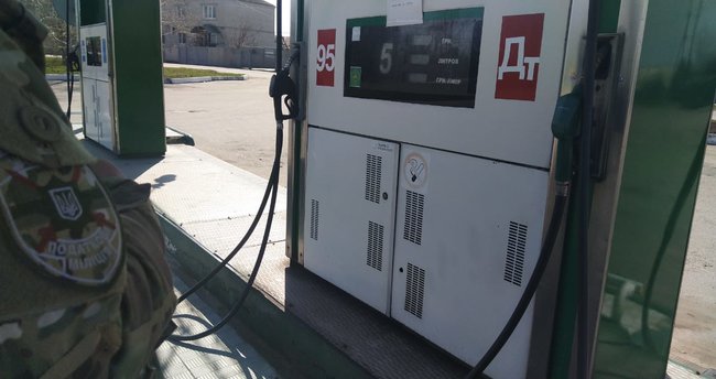 Налоговики остановили на Луганщине работу незаконной АЗС 04